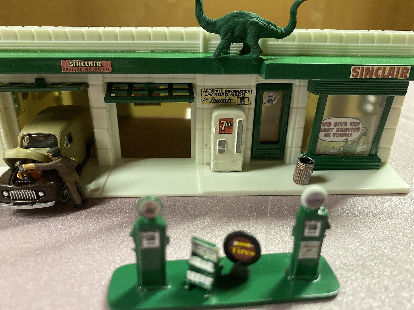 Gas Station Kit HO Scale Model Railroad Building 45174 pictures