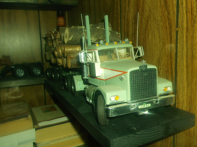 Diamond Reo Tractor Pictures