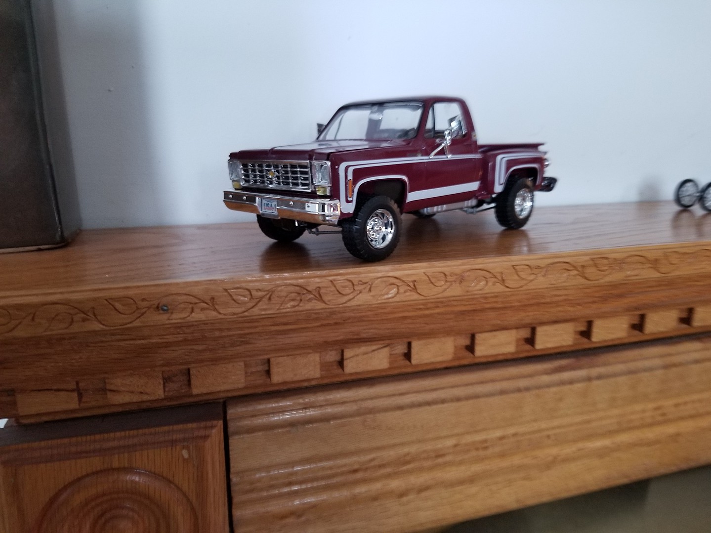 Revell (Scale 1/24) 1976 Chevrolet Sport Stepside 4x4 Pickup - Completed  today :) : r/modelmakers