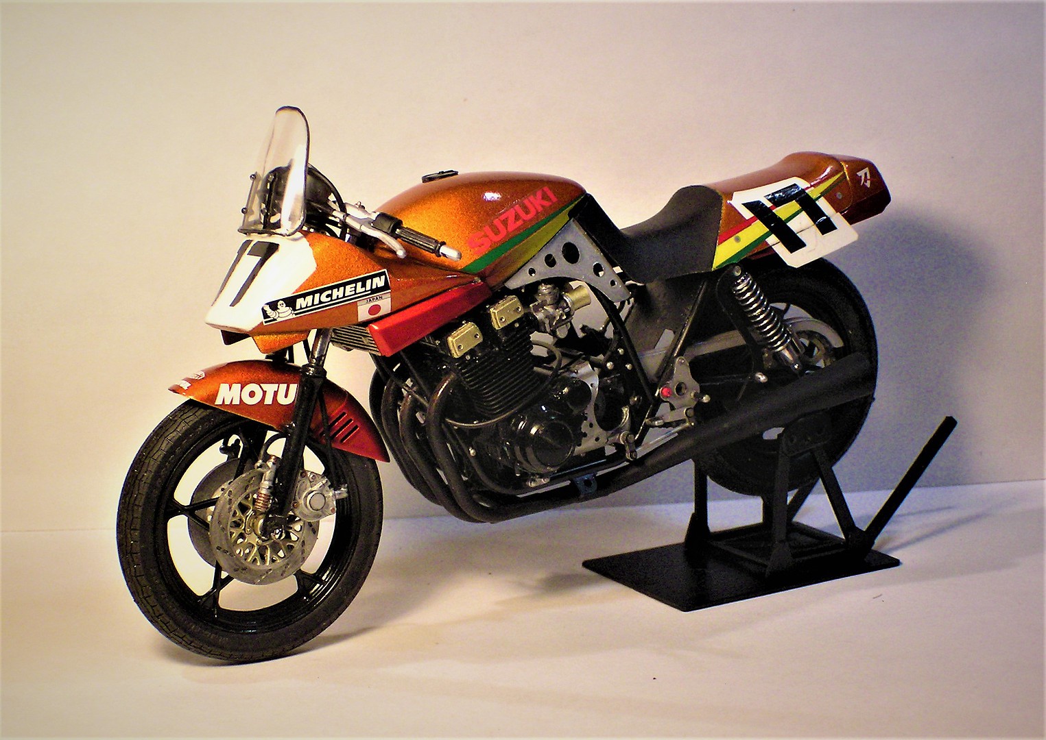 Suzuki GSX1100S Katana Bike -- Plastic Model Motorcycle Kit -- 1/12