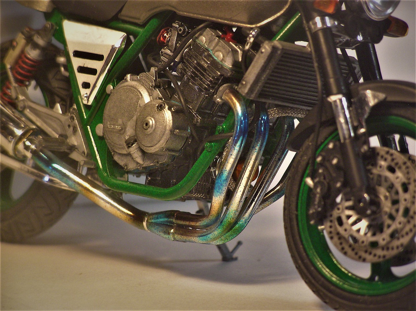 Honda CB400 Super4 1992 Model Motorcycle -- Plastic Model Motorcycle ...