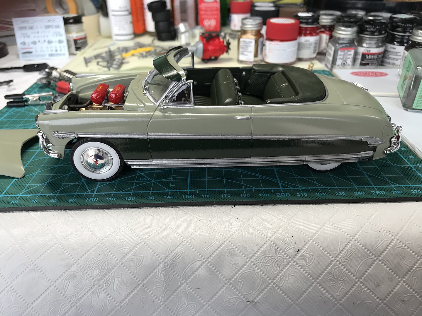 1952 Hudson Convertible Plastic Model Car Kit 1/25 Scale