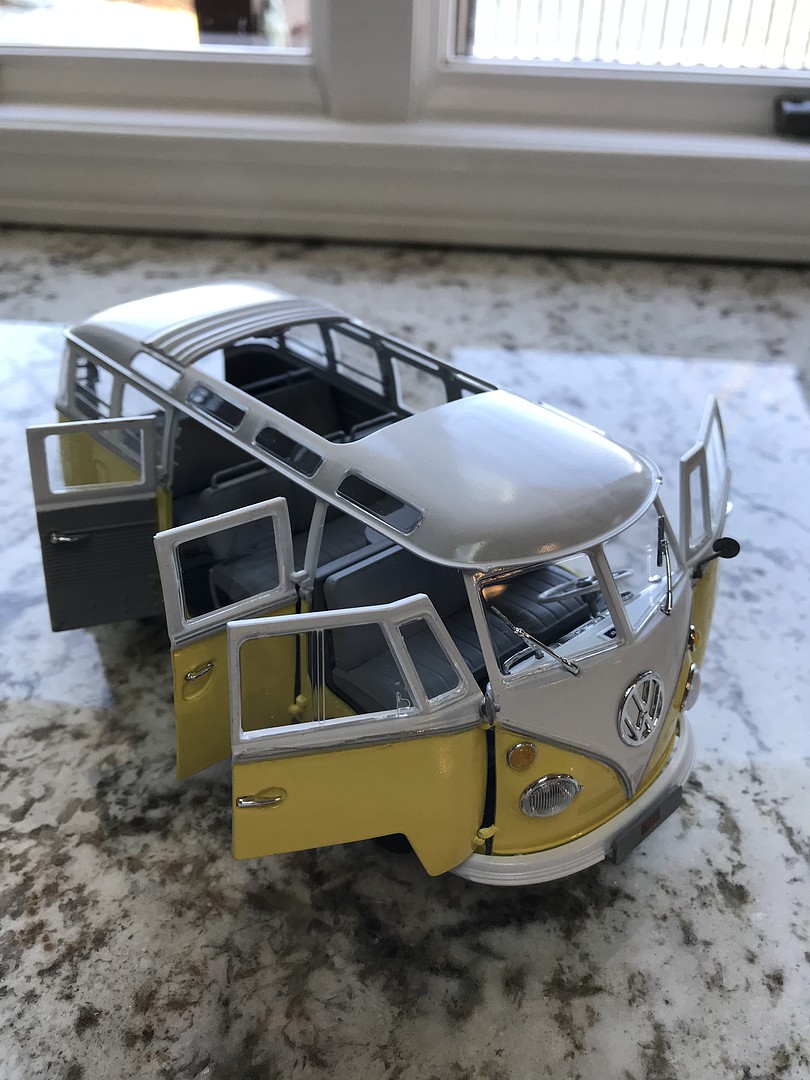 Volkswagen Micro Bus -- Plastic Model Car Kit -- 1/24 Scale -- #21210 ...