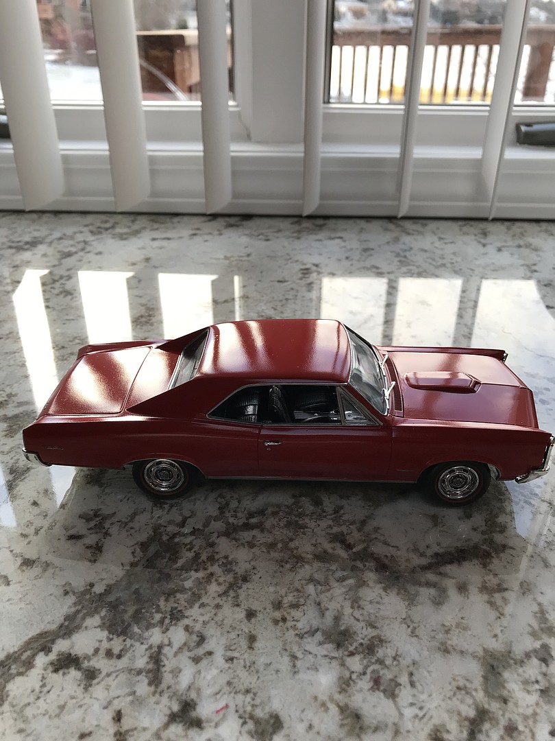 REVELL 85-2537 1966 PONTIAC GTO 1/25 Model Car Mountain KIT FS
