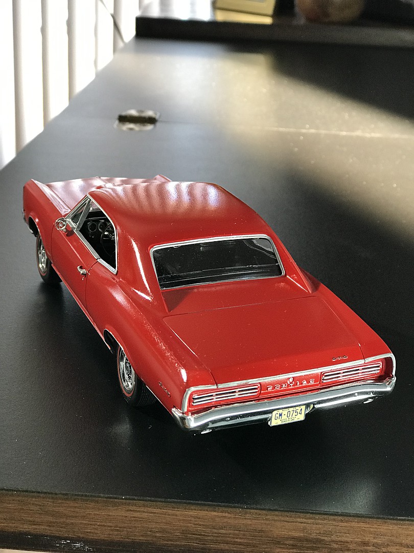 REVELL 85-2537 1966 PONTIAC GTO 1/25 Model Car Mountain KIT FS