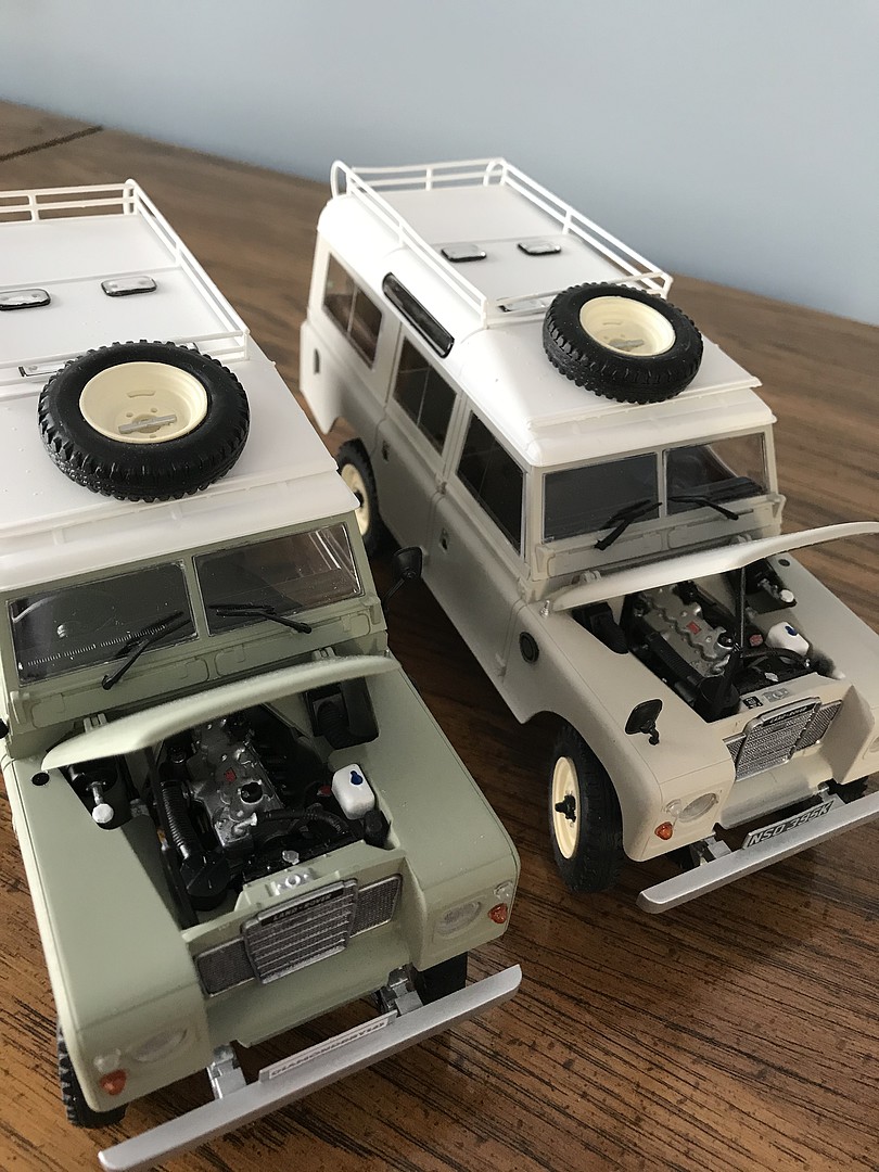 Revell Land Rover Series III LWB Model Kit Scale 1:24