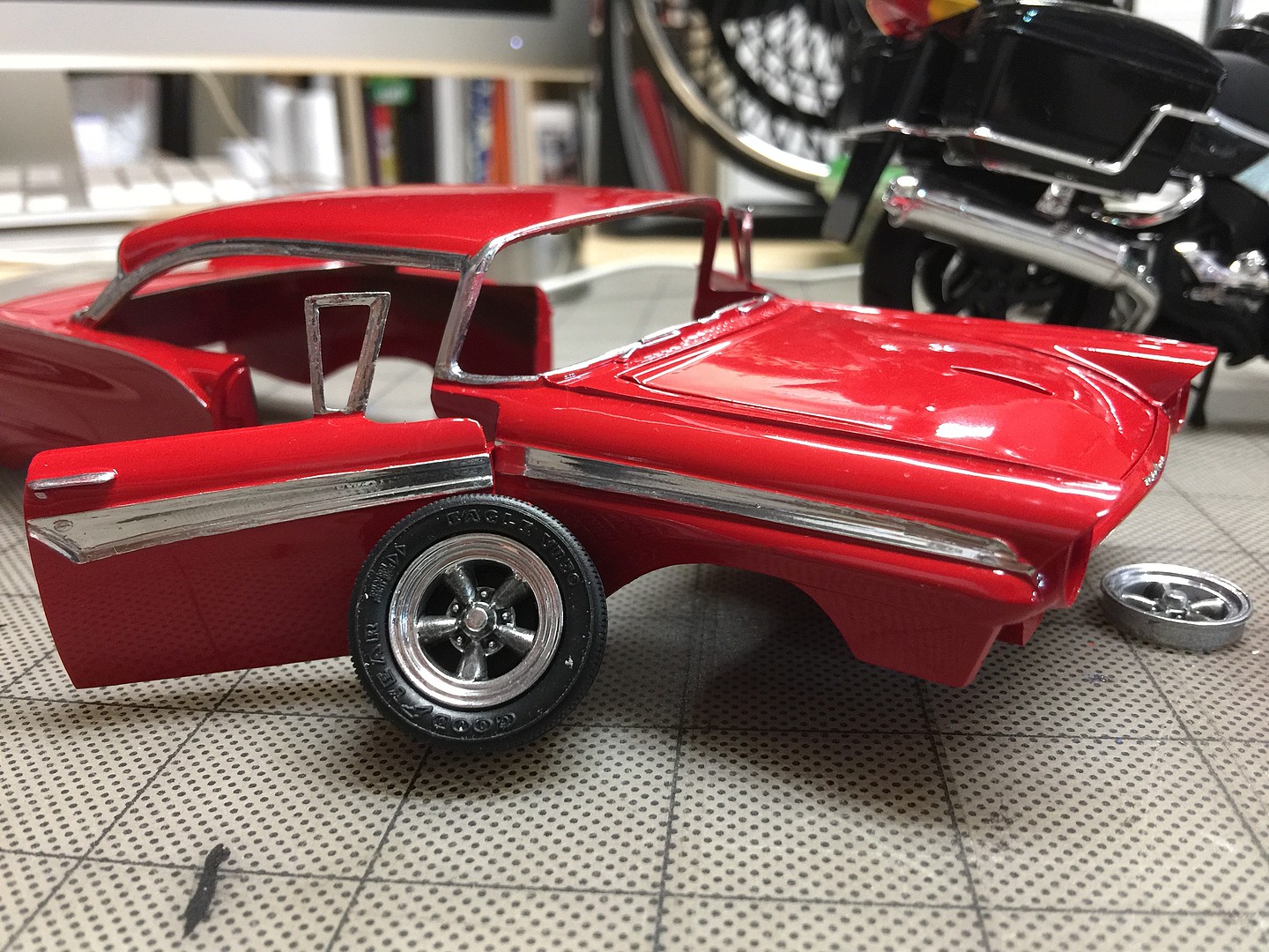 1957 Ford Custom 2'n 1 -- Plastic Model Car Kit -- 1/25 Scale ...