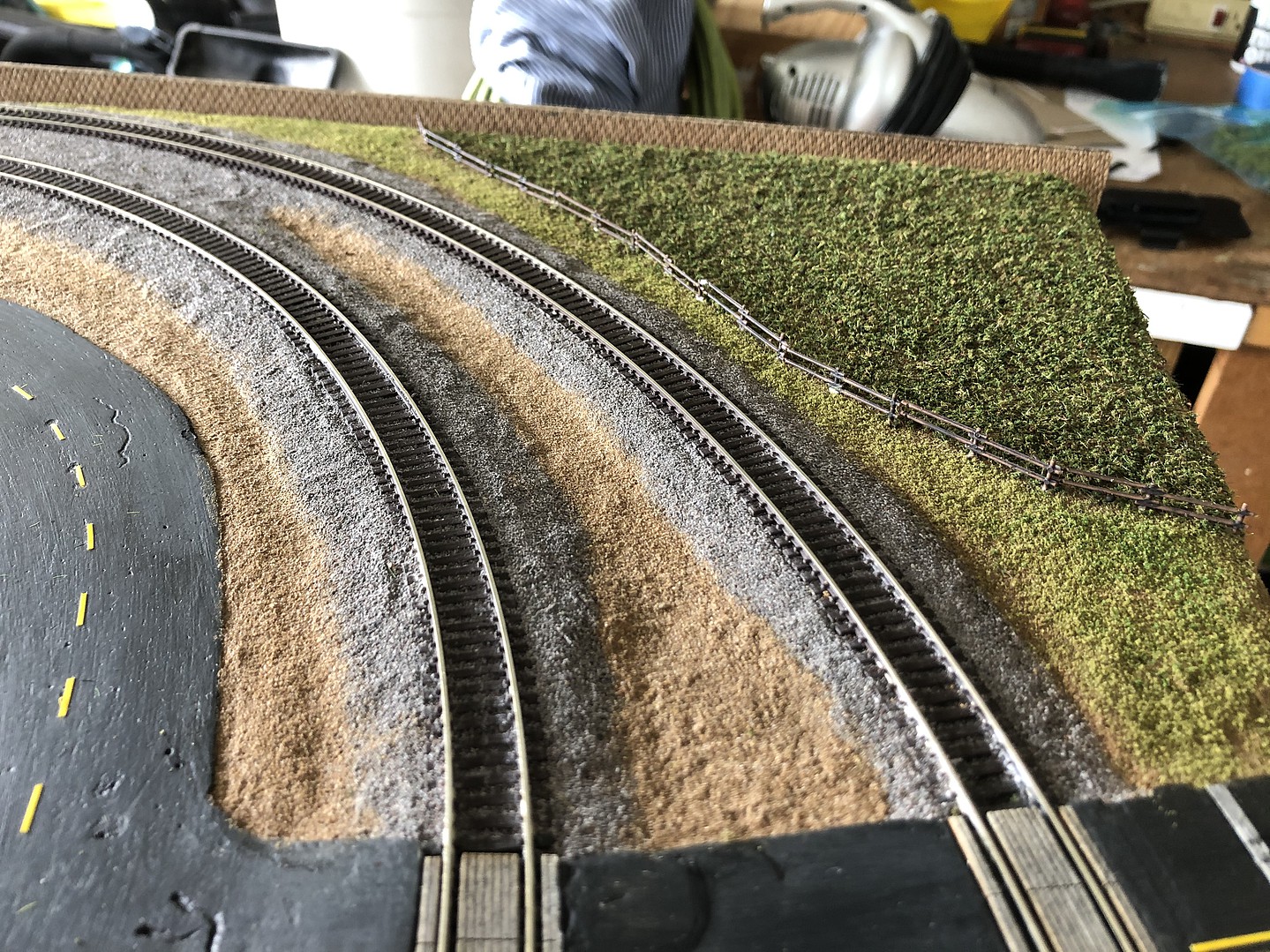 Flock & Turf Shaker Canister Farm Pasture Blend Model Railroad Ground Cover 886b pictures