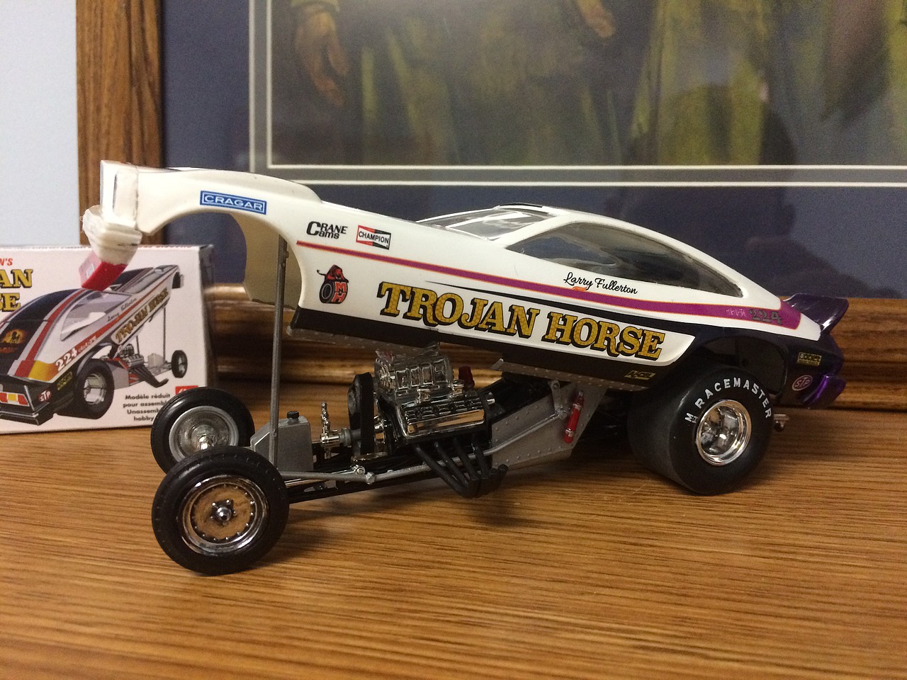 Trojan Horse 1975 Mustang Funny Car Plastic Model Car Kit 1/25