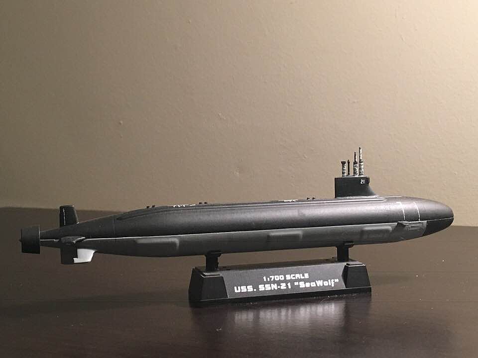 HobbyBoss 1/700 USS SSN-21 Seawolf Attack Submarine 
