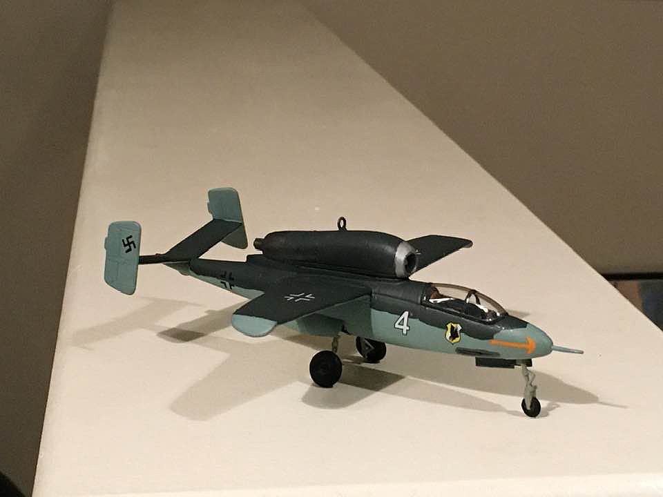 Maquette HobbyBoss 1/72 Heinkel He162 Salamander - Kit Plastique à Monter Et Peindre, Neuf Sous Boîte