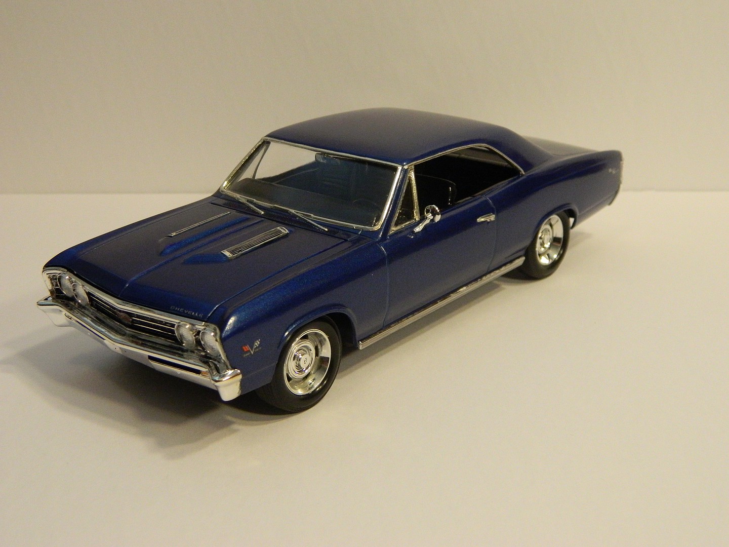 Gallery Pictures Testors Model Master Spray Arctic Blue Metallic 3 oz