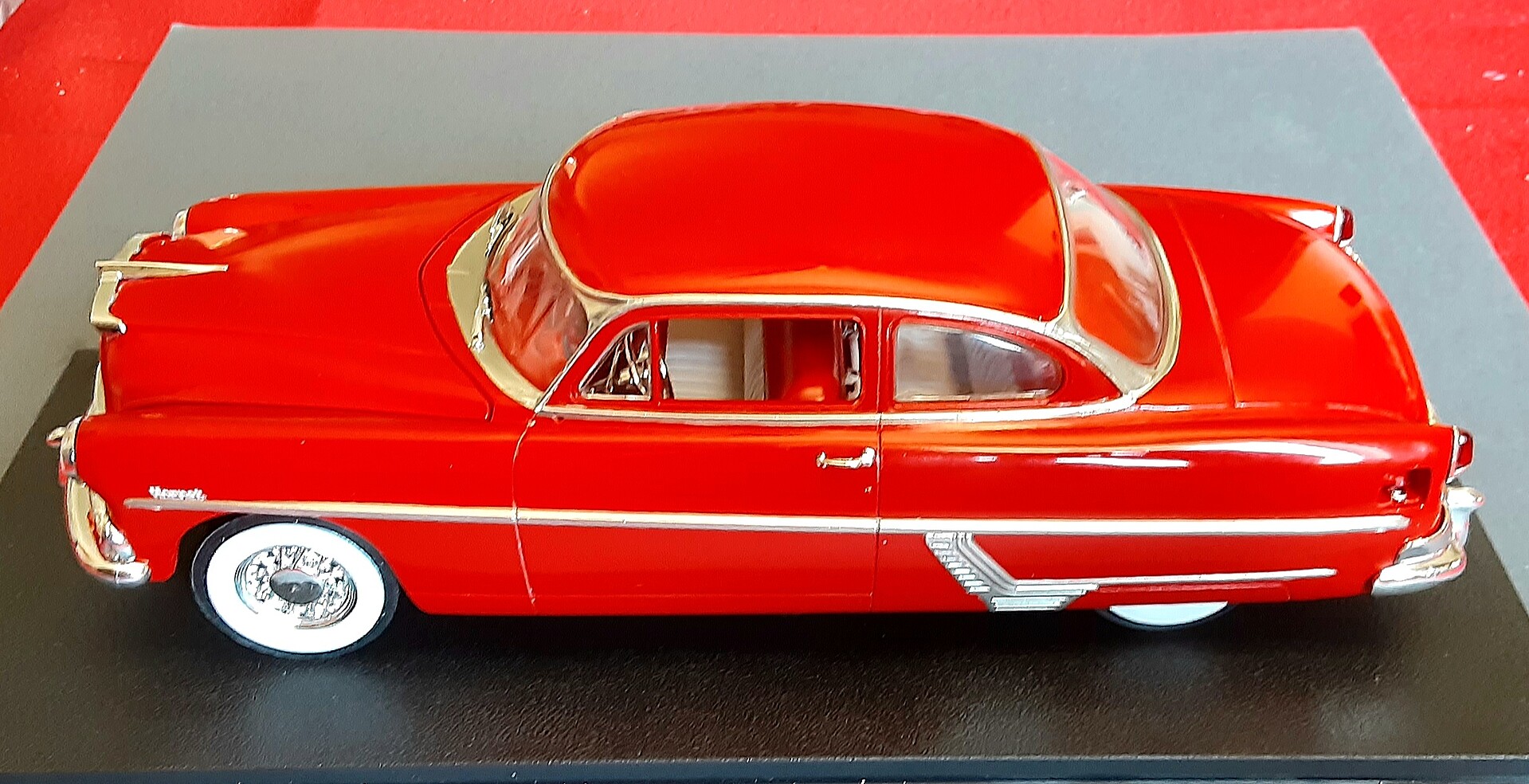 1954 Hudson Coupe Plastic Model Car Kit 1/25 Scale