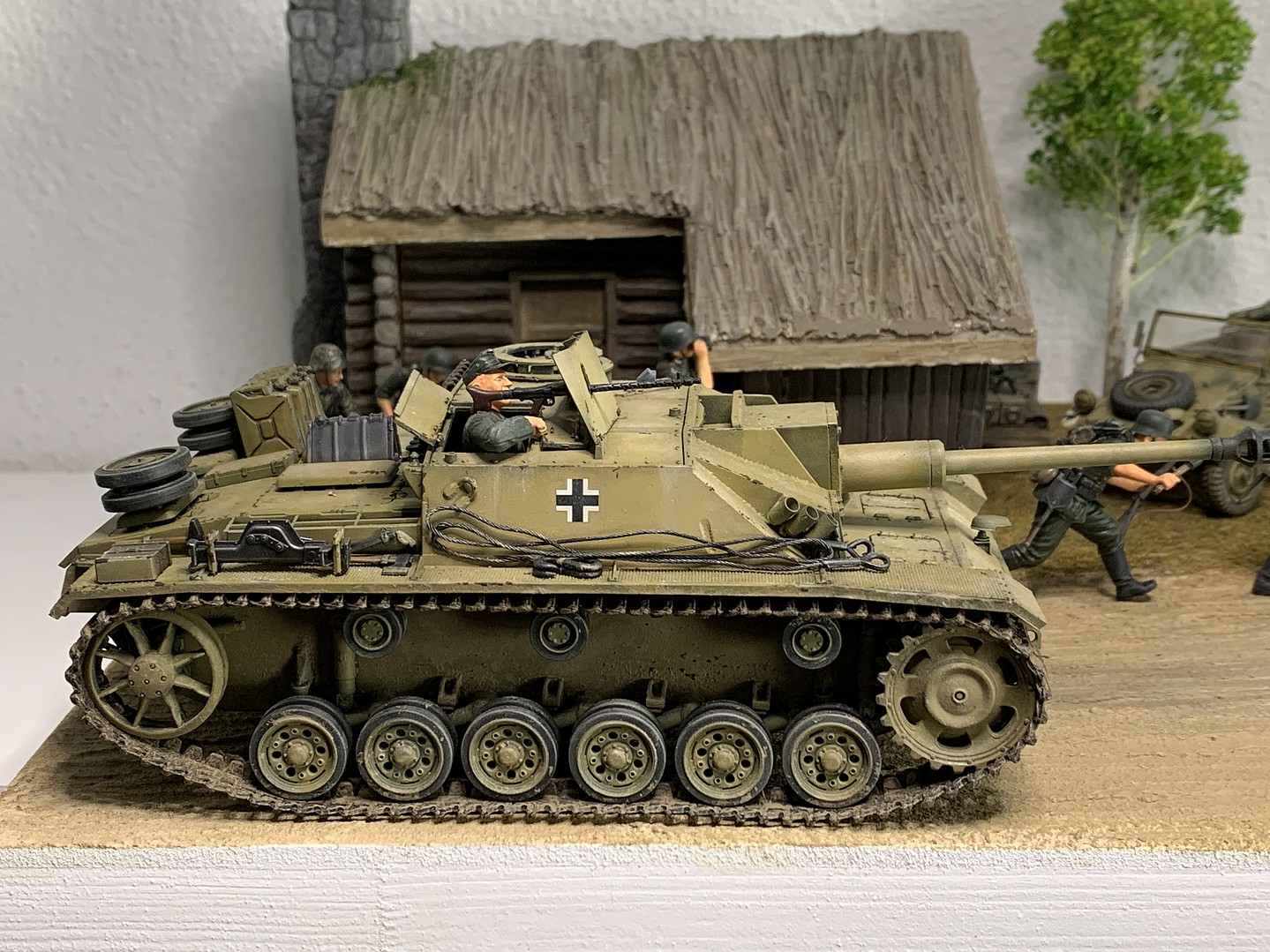 Tamiya 35197 1/35 Model Assault Gun Kit WWII German StuG III Ausf.G Sd.Kfz 142/1 