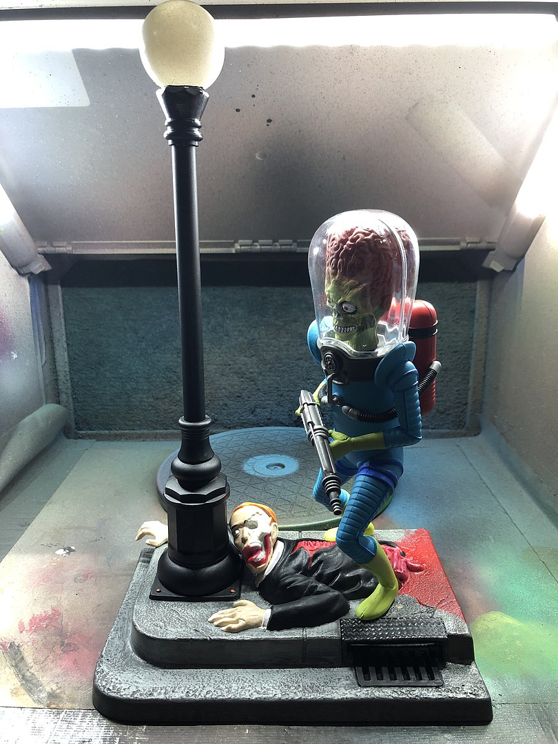 Mars Attacks warrior by Moebius Models. First serious attempt at a model in  about 18 years. : r/modelmakers
