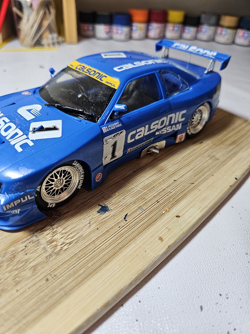 Tamiya 24184 Nissan Calsonic Skyline GT-R (R33) 1:24 Scale Kit - Jacksons  Models & Railways