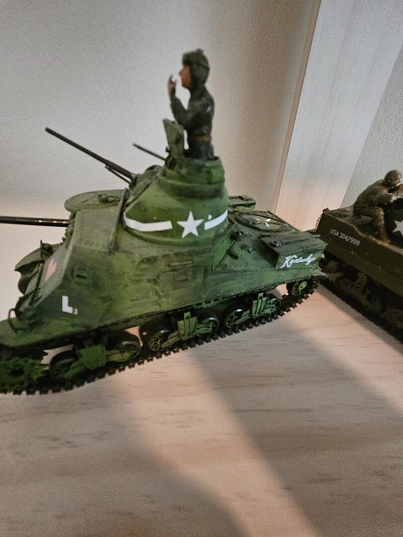 US M3 Tank Lee Plastic Model Military Vehicle Kit 1/35 Scale