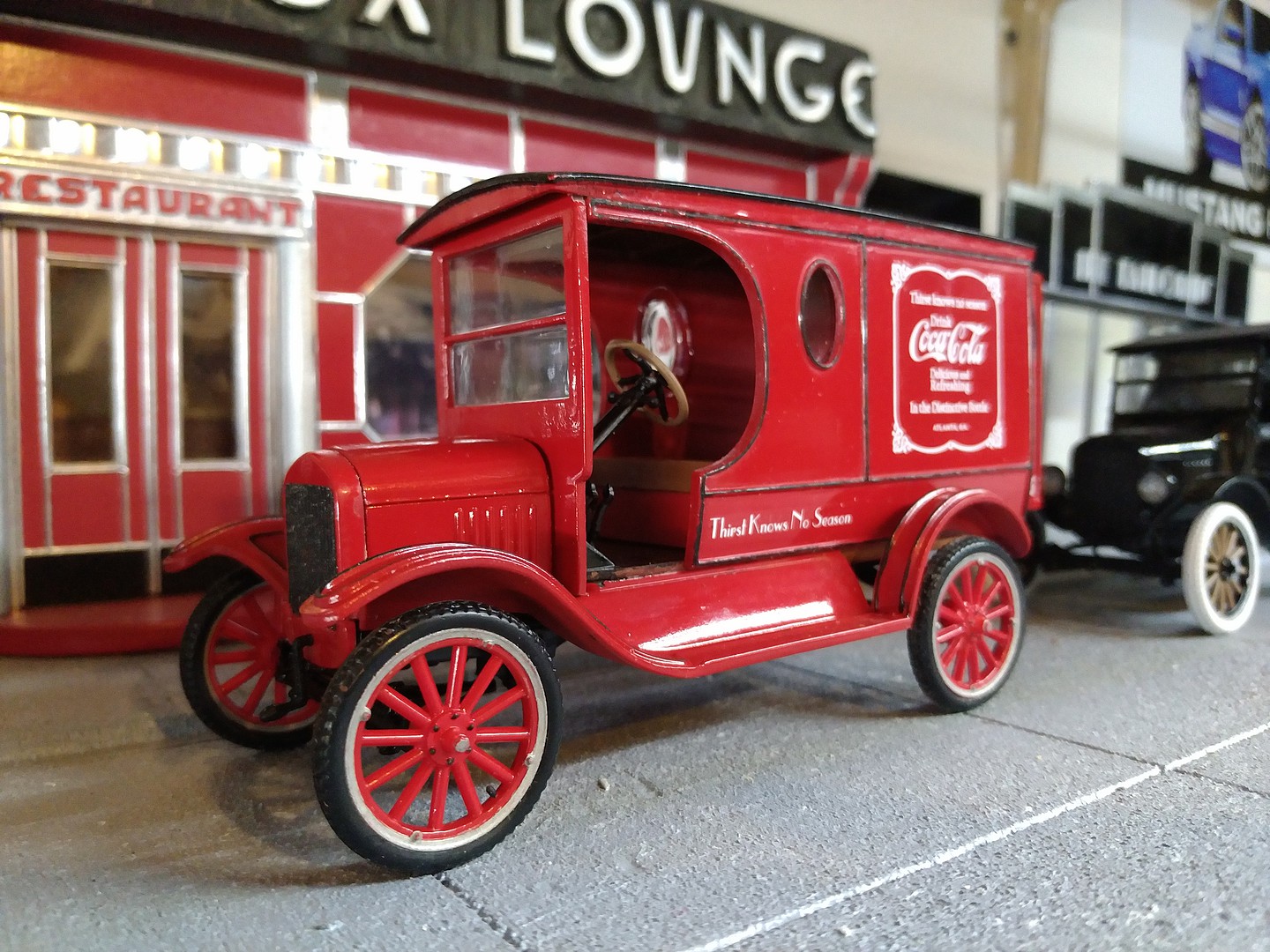 Coca Cola 1923 Ford Model T Delivery -- Plastic Model Car Kit -- 1/25 Scale  -- #1024-12 pictures by xqzme ( Rockton IL )