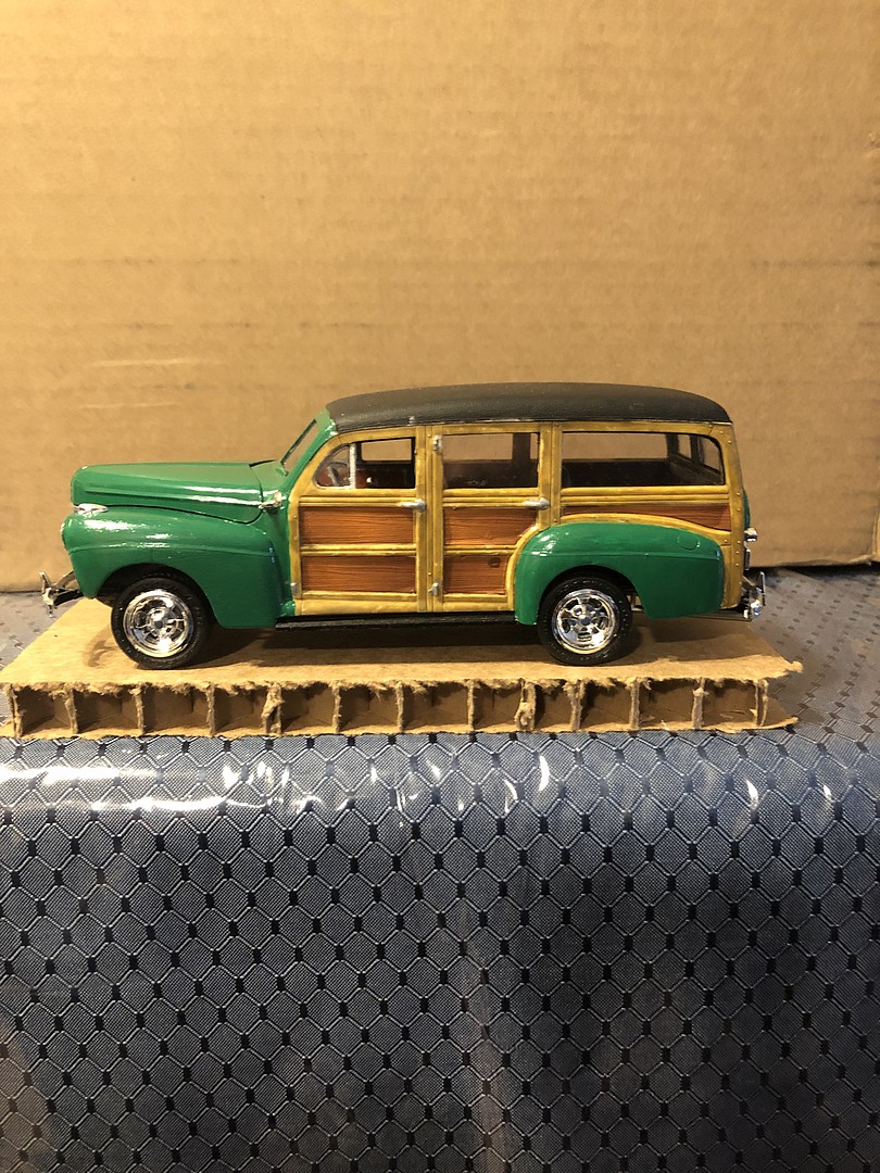 1941 Ford Woody -- Plastic Model Vehicle Kit -- 1/25 Scale -- #906-12 ...