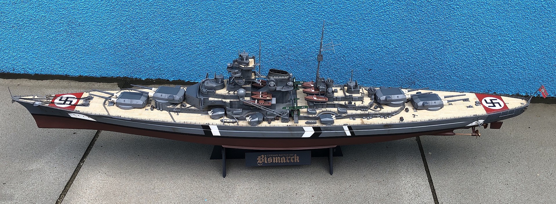 German Bismarck Battleship Boat -- Plastic Model Military Ship Kit -- 1 ...