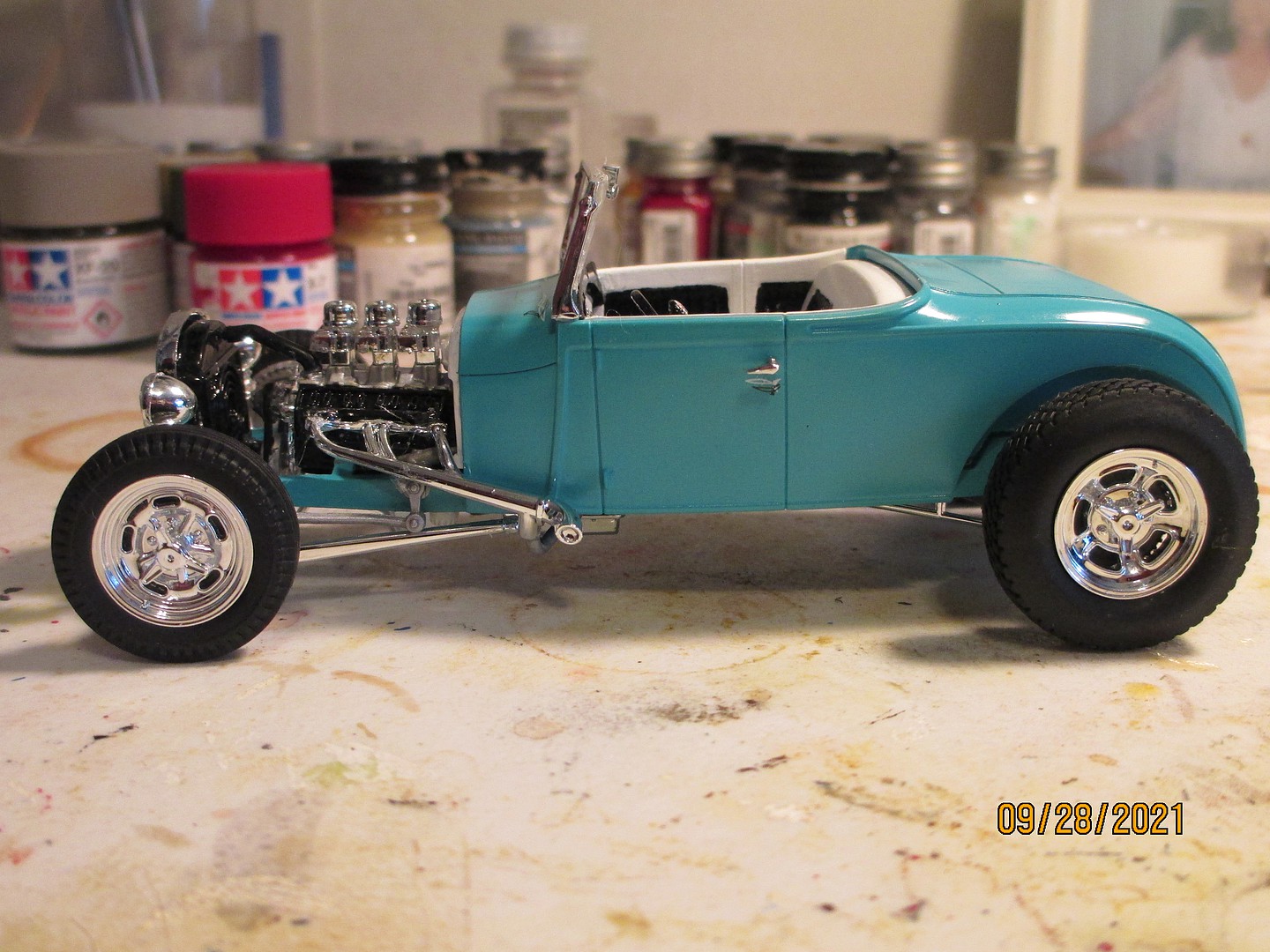 1929 Model A Roadster -- Plastic Model Car Kit -- 1/25 Scale -- #854463 ...