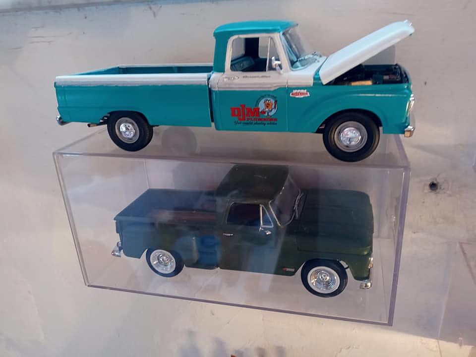 1965 Ford Custom Cab Pickup Truck -- Plastic Model Vehicle Kit -- 1/25 ...