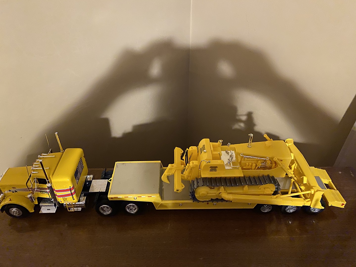 AMT 1/25 Construction Bulldozer and Lowboy Trailer AMT1218-NEW 2 Kits 