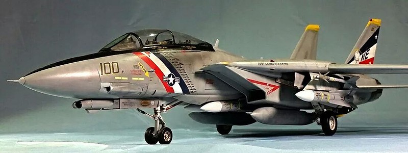 F14D Super Tomcat Fighter Aircraft -- Plastic Model Airplane Kit -- 1/ ...