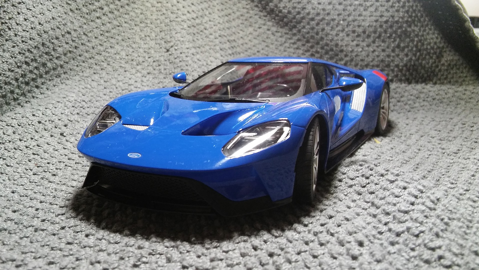 Tamiya 24346 Ford GT 1/24 Scale Model Car Kit,Carbon Fiber, Multicolor :  : Toys & Games