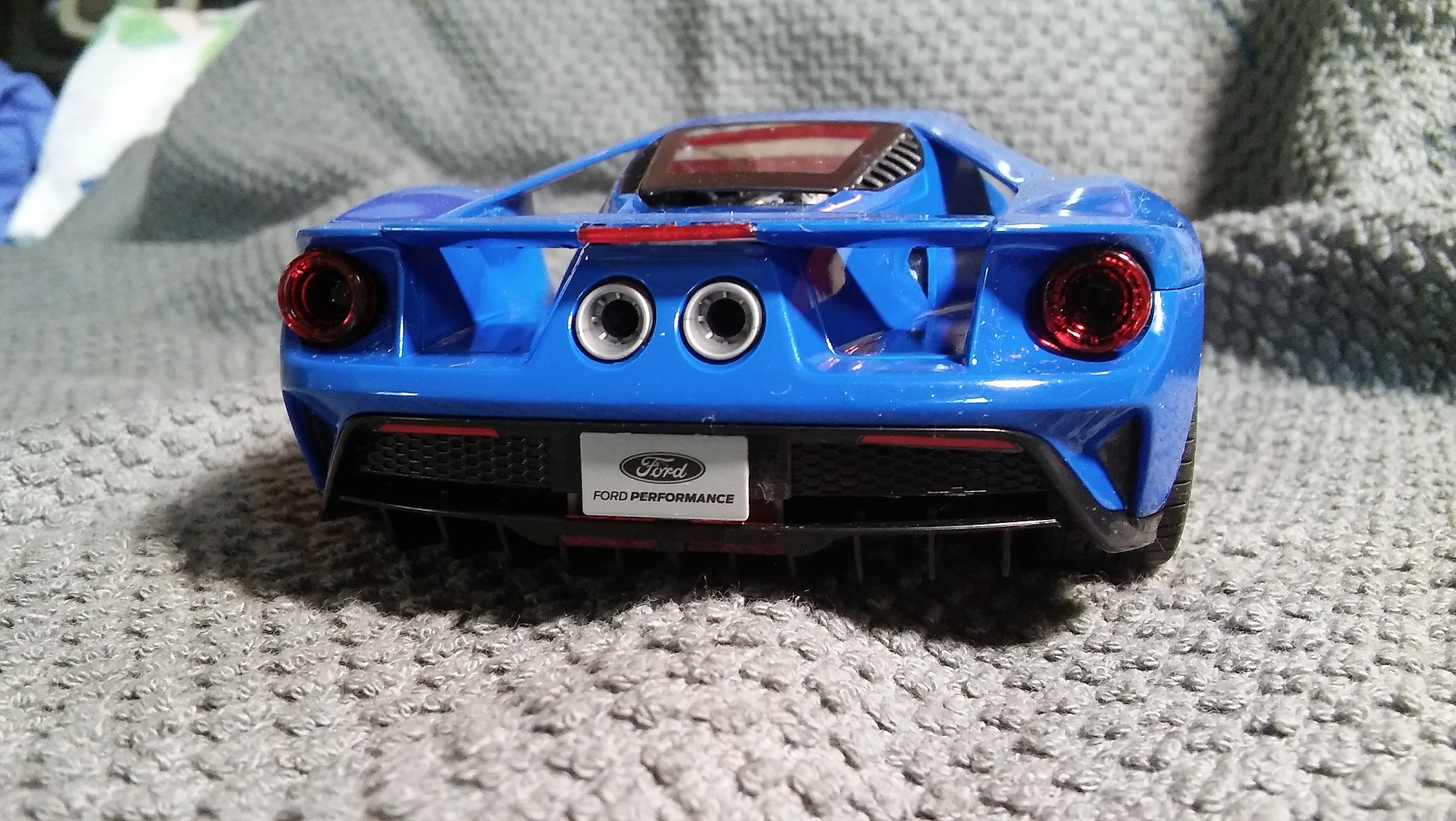 Tamiya 24346 Ford GT 1/24 Scale Model Car Kit,Carbon Fiber, Multicolor :  : Toys & Games