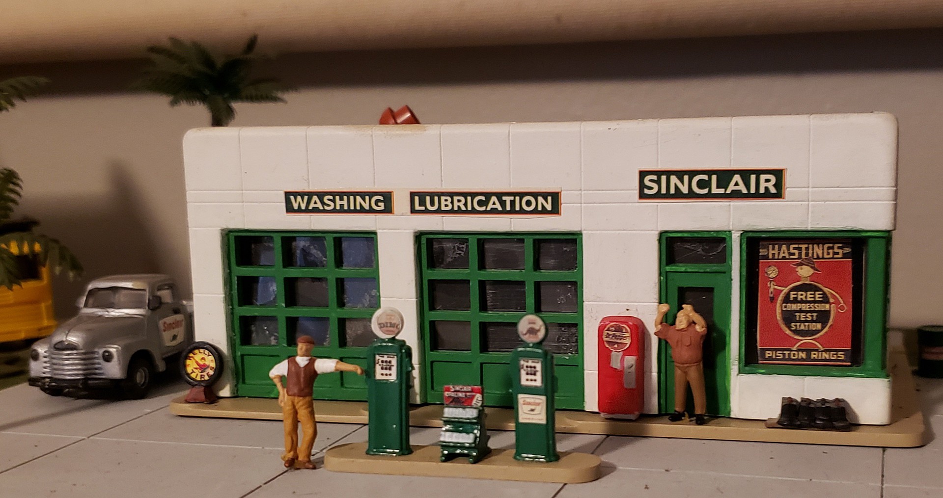 1930s Crafton Avenue Service Station Kit HO Scale Model Railroad