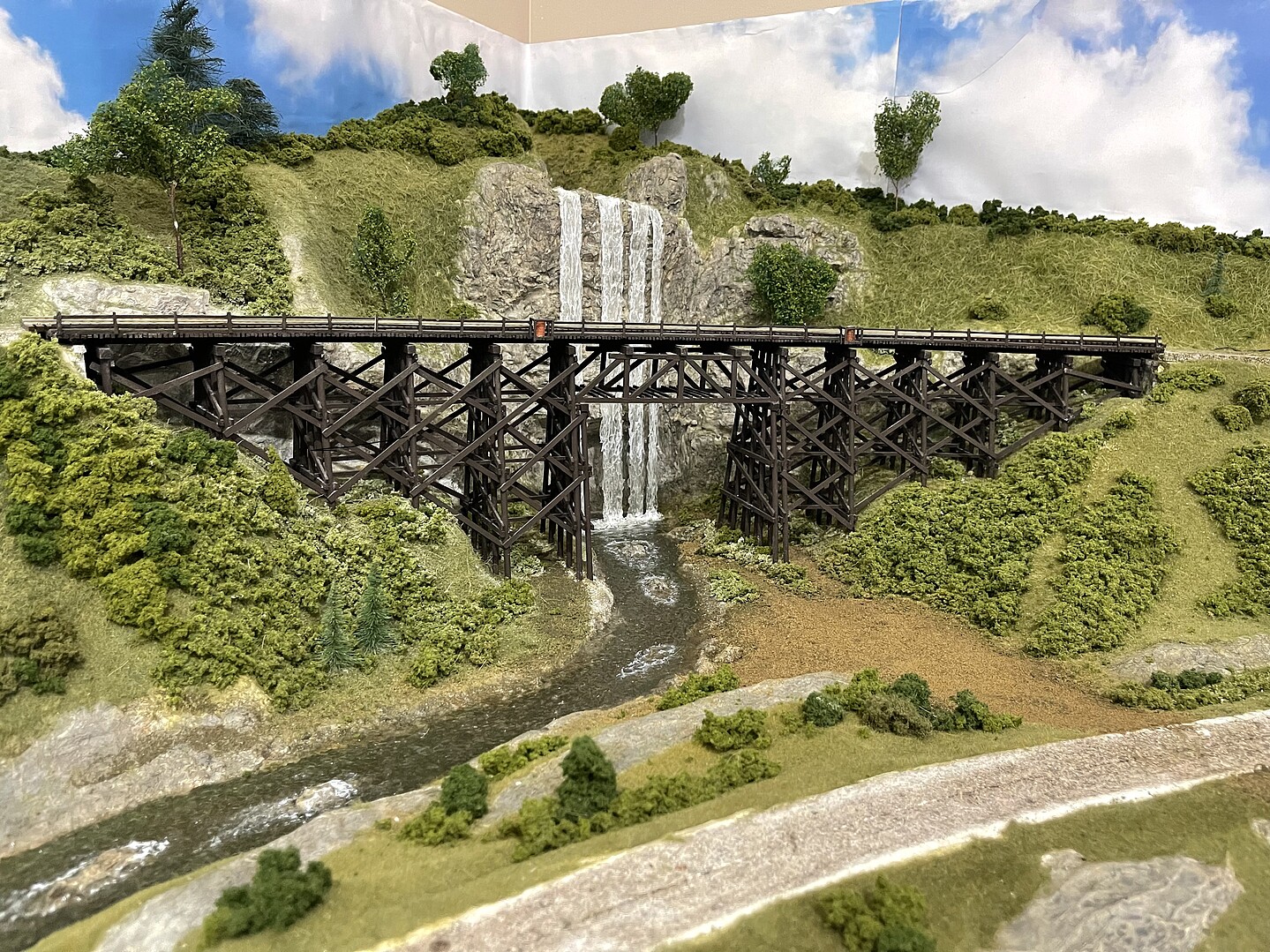 Water Effects 8 oz. Model Railroad Mold Accessory c1212