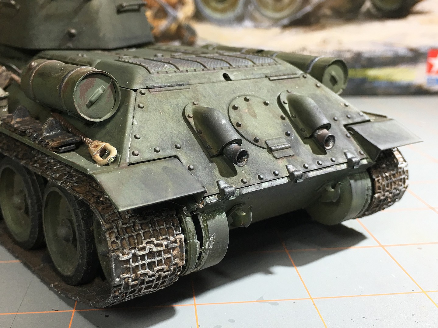 Russian T34/76 ChTZ Tank Plastic Model Military Vehicle Kit 1/35