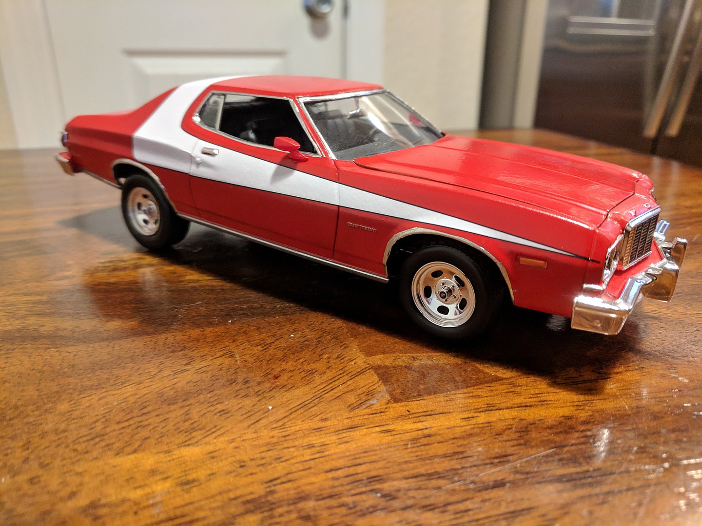 Starsky & Hutch Ford Torino Plastic Model Car Kit 1/25 Scale