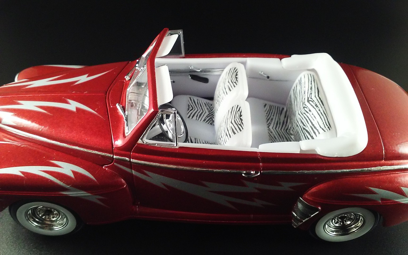 Greased Lightning 1948 Ford Convertible Plastic Model Car Kit 1 greased-lightning-1948-ford-convertible-plastic-model-car-kit-1