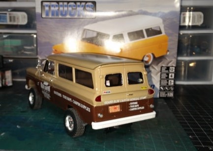 1966 Chevy Suburban -- Plastic Model Car Kit -- 1/25 Scale -- #854409 ...