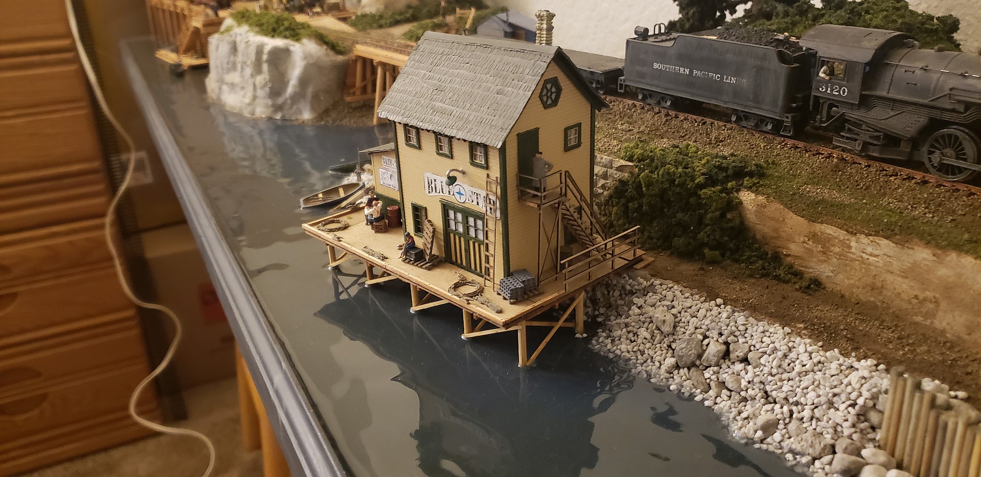 Bar-Mills Waterfront Willy's/Trackside Jack's - Kit HO Scale Model