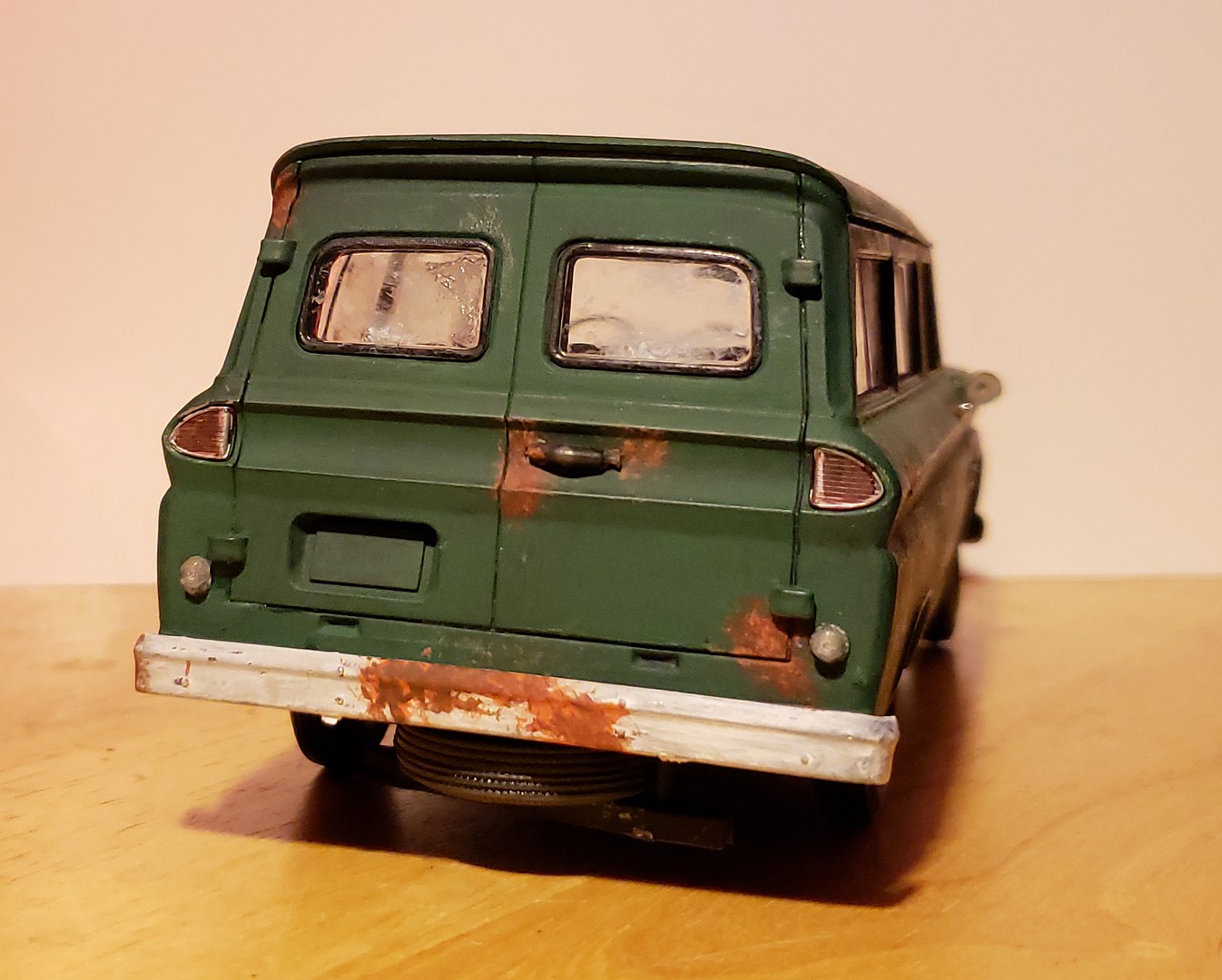 1966 Chevy Suburban -- Plastic Model Car Kit -- 1/25 Scale -- #854409 ...