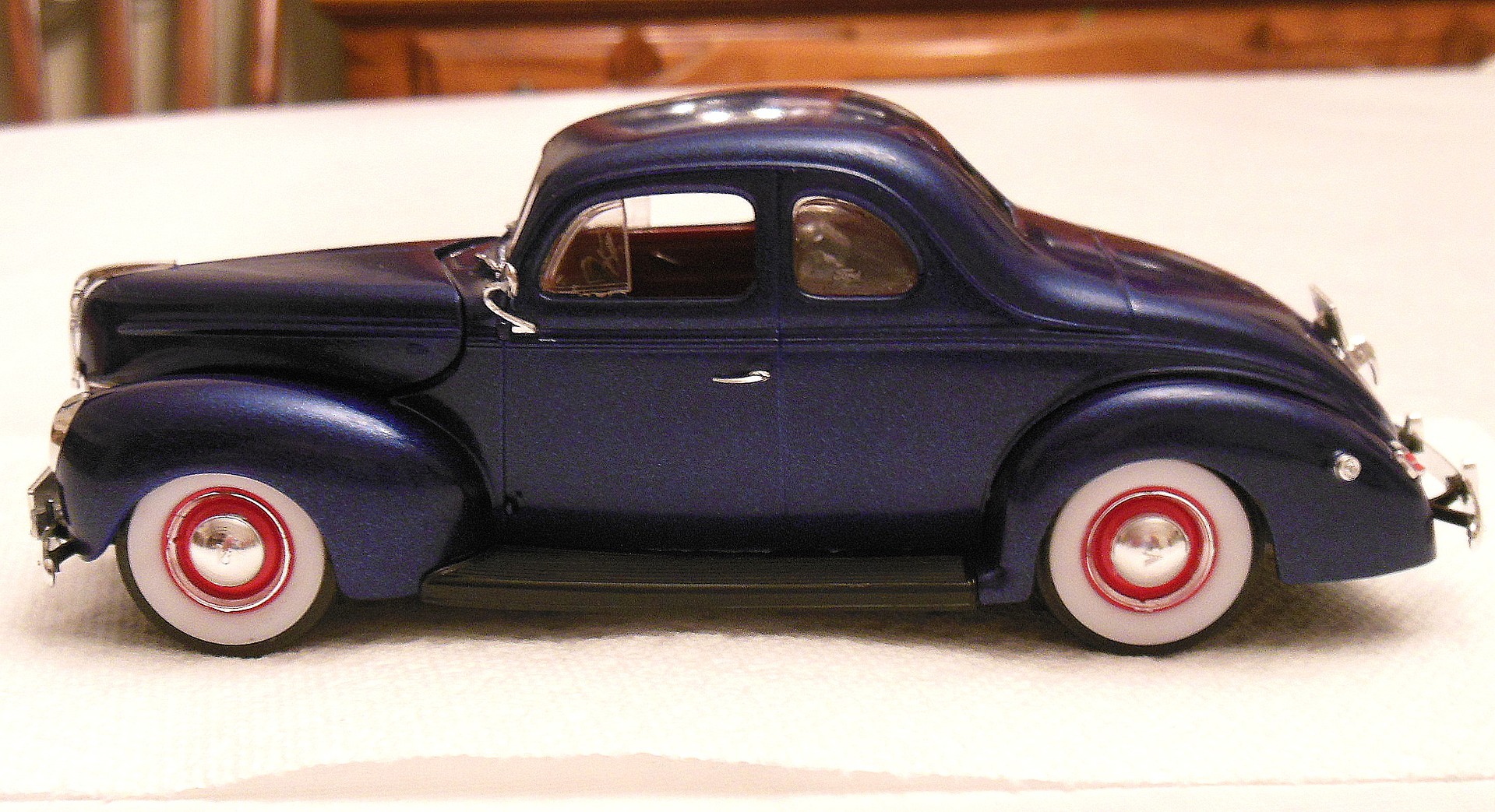 1940 Ford Standard Coupe -- Plastic Model Car Kit -- 1/25 Scale ...