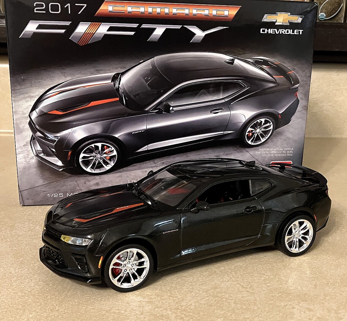 2017 Chevy Camaro 50th Anniversary -- Plastic Model Car Kit -- 1/25 ...