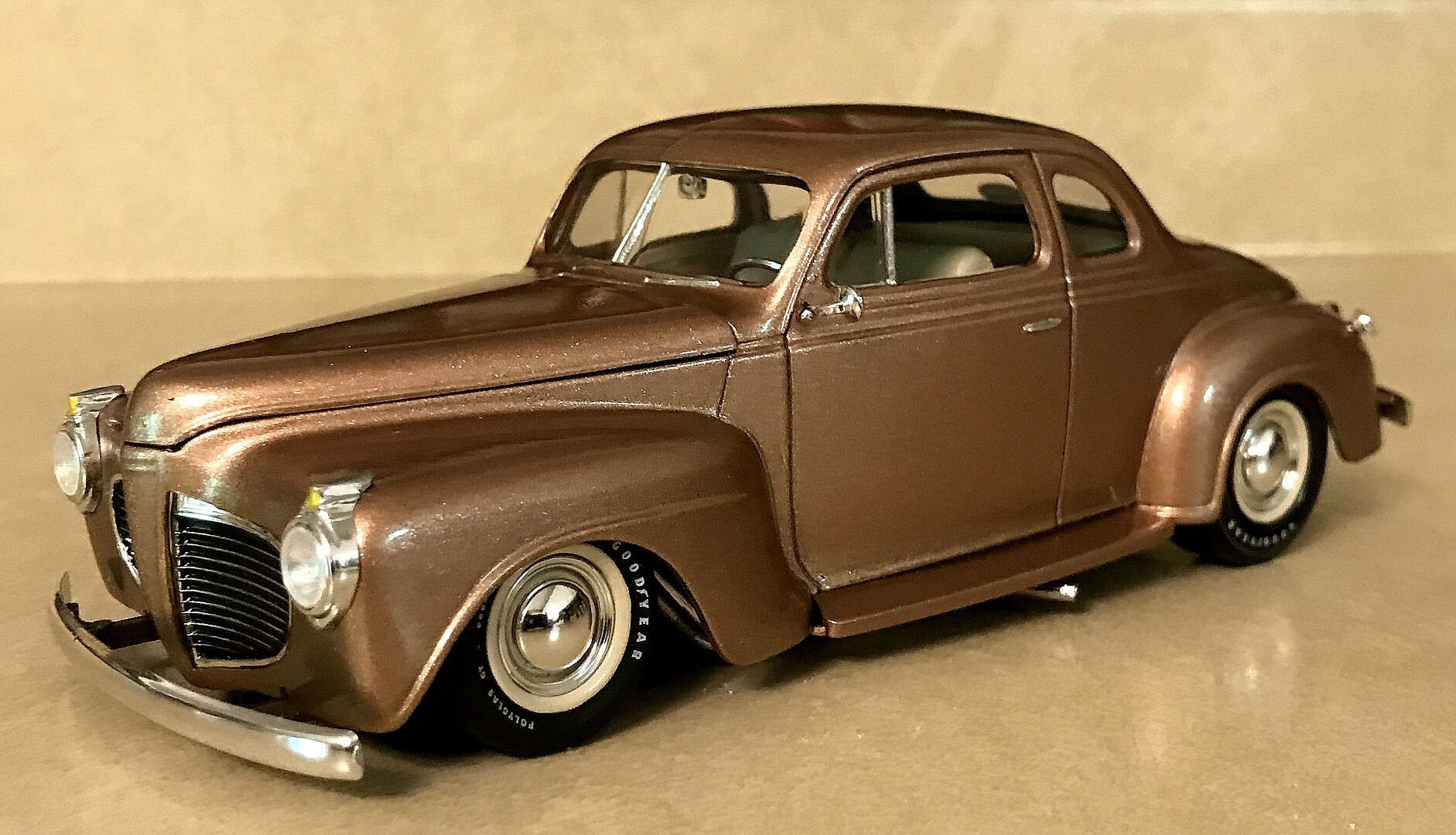 1941 Plymouth Coupe Coca-cola -- Plastic Model Car Vehicle Kit -- 1 25 