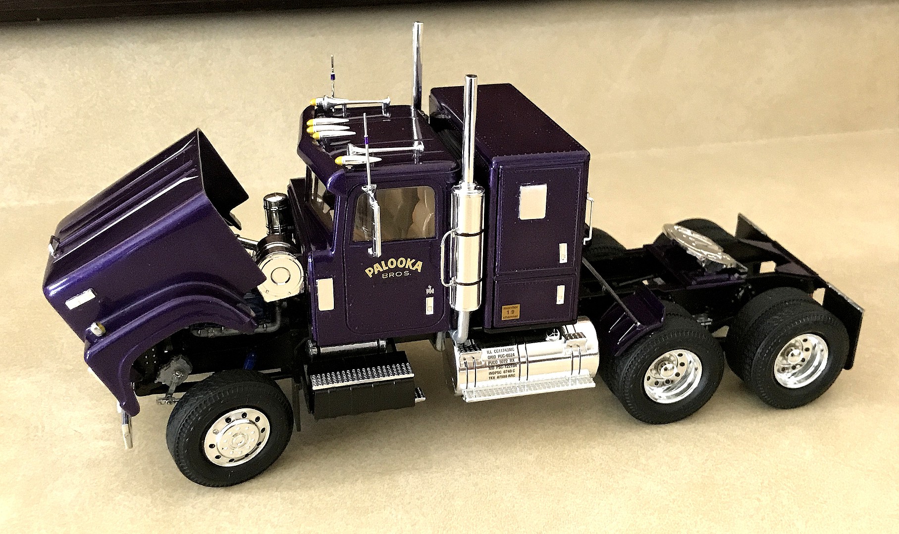 International Transtar Eagle Plastic Model Truck Kit Scale Pictures By