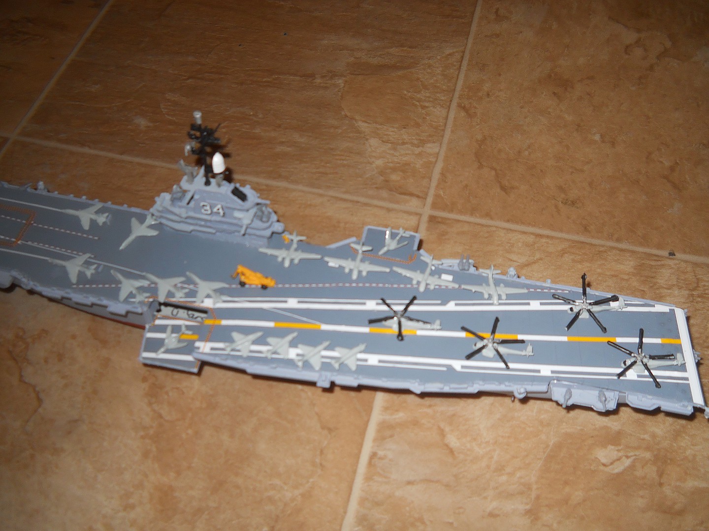 Revell USS Oriskany Carrier 1/530 scale ship model kit new SSP 318 