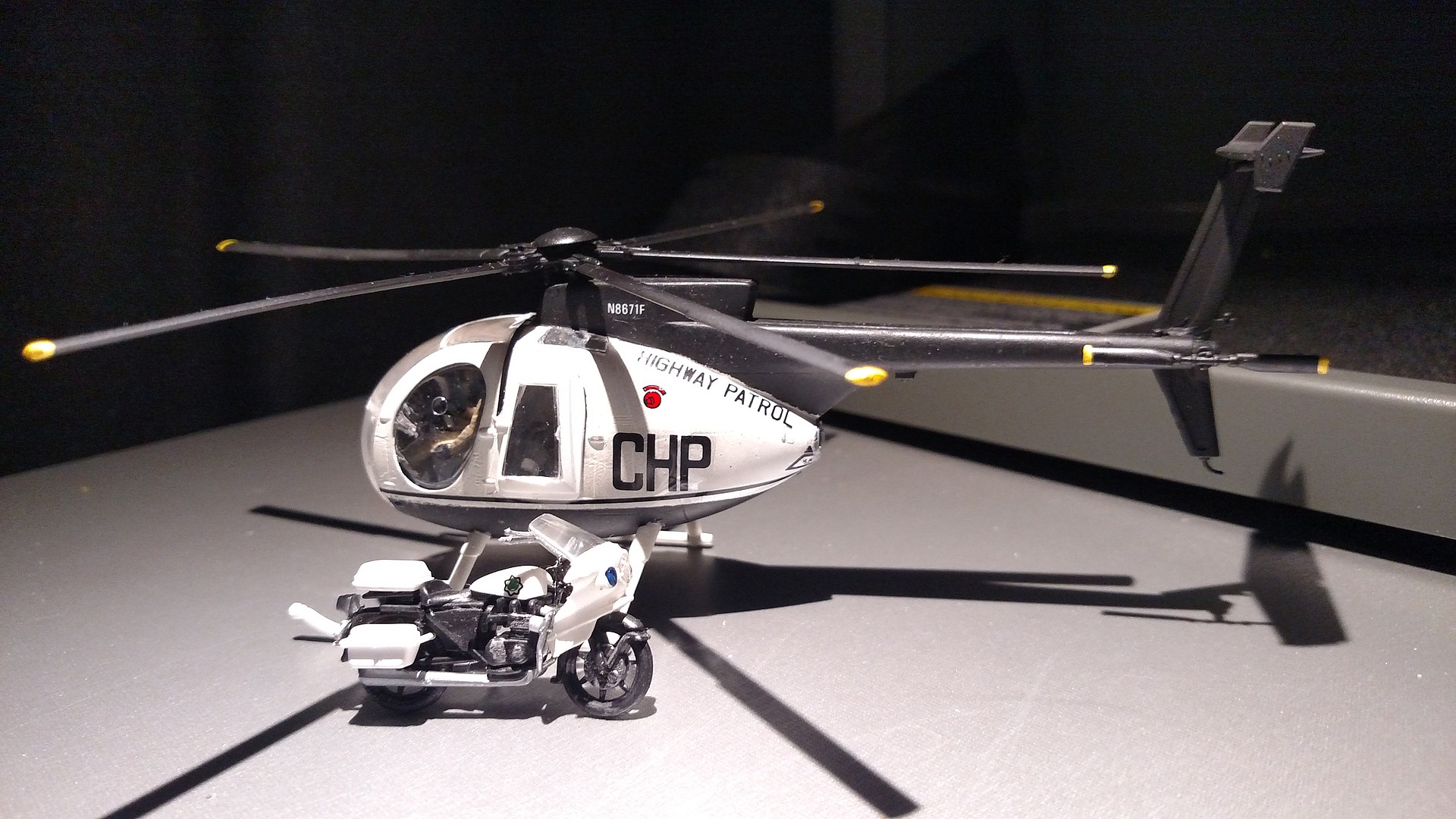 Academy 1:48 Hughes 500D Police Copter Plastic Model Kit – ACD12249, Unassembled, Militaria Theme