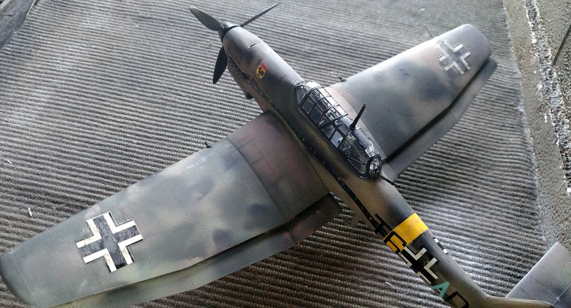 Stuka Dive Bomber Ju87G-1 -- Plastic Model Airplane Kit -- 1/48 Scale -- # 855270 pictures by tgary1934