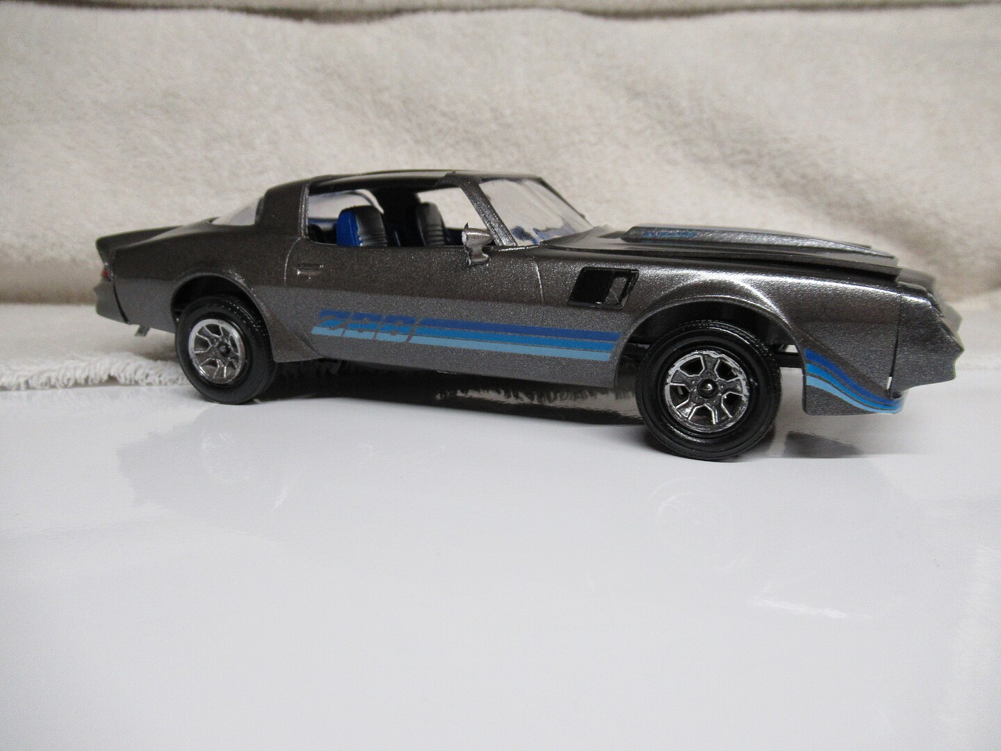 1981 Camaro Z28 -- Plastic Model Car Kit -- 1/25 Scale -- #4526 ...