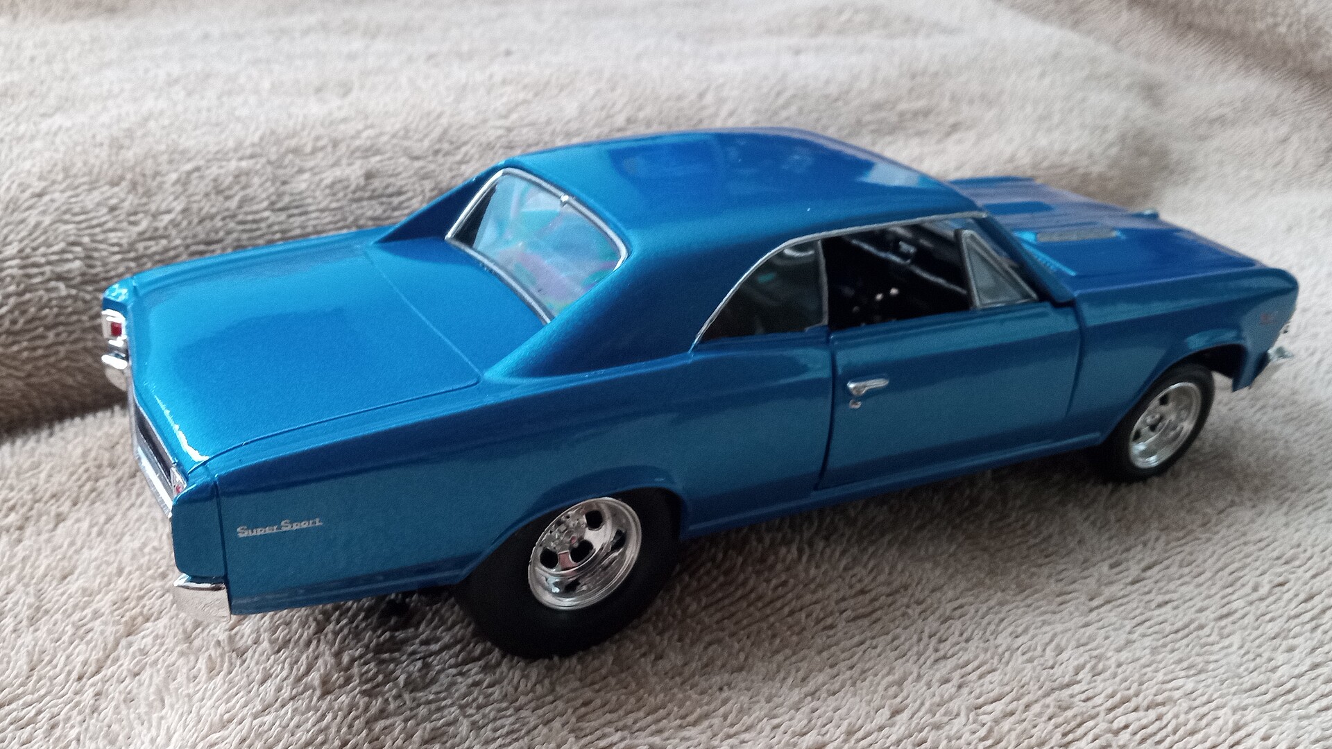 MAISTO MI31960B CHEVROLET CHEVELLE SS 396 1966 Metallic Blue 1 24 Modellino MAISTO MI31960B CHEVROLET CHEVELLE SS 396 1966 Metallic Blue 1 24 Modellino