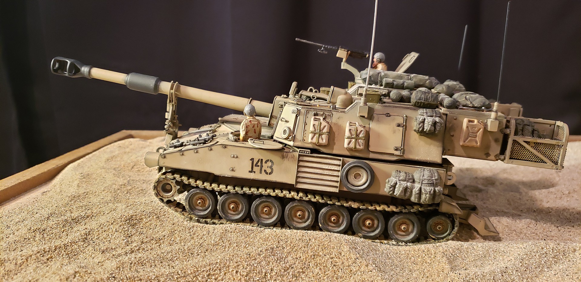 Us Self Propelled Howitzer M109a6 Paladin Plastic Model Military