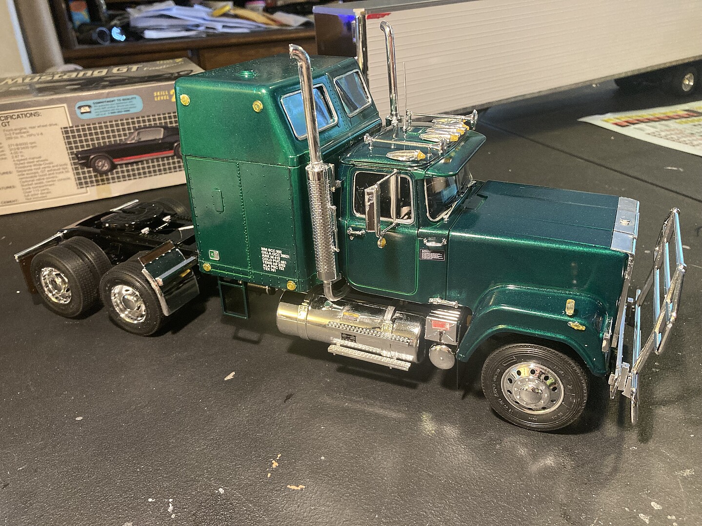 American Superliner Semi Tractor Cab Plastic Model Car Truck Vehicle