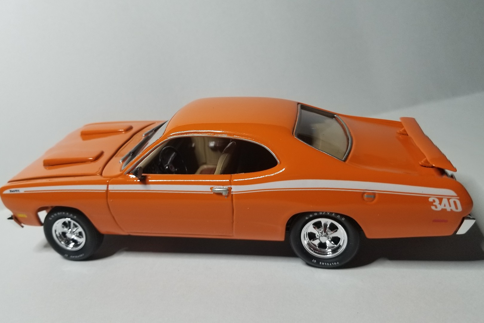 AMT  1/25 1971 Plymouth Duster 340 Muscle Car  AMT1118 